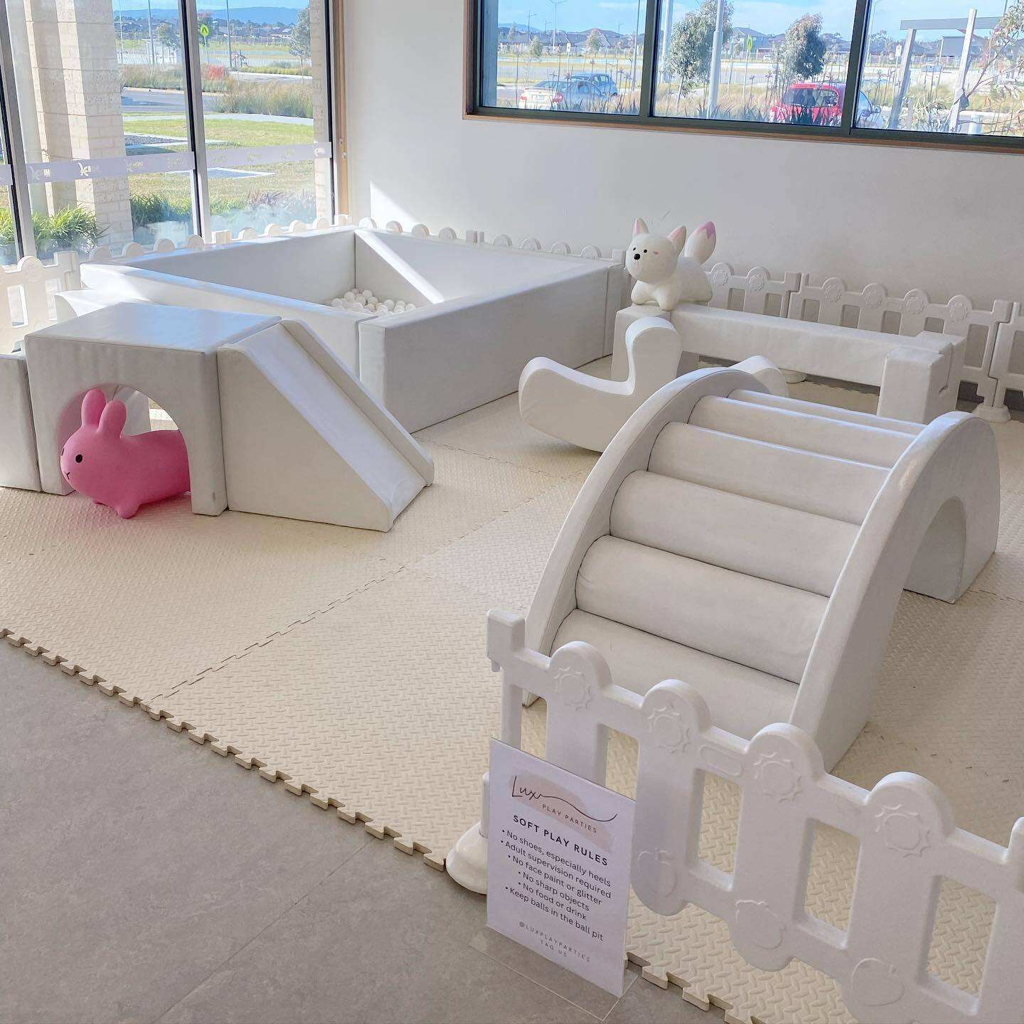 White Soft Ball Pool Toy Set R - Power Tools Rental incelemesi ve fiyatı